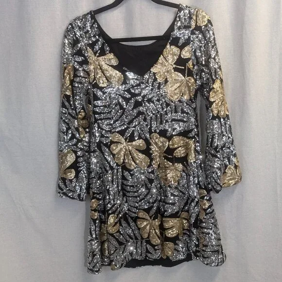 Belle Badgley Mischka Size 6 Gold and Silver Sequined Dress